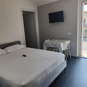  Appartamento Flat 1 Balcone Italia