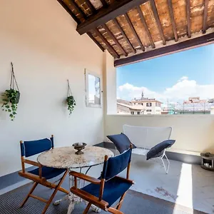 Apartment La Loggia Loves, Florence